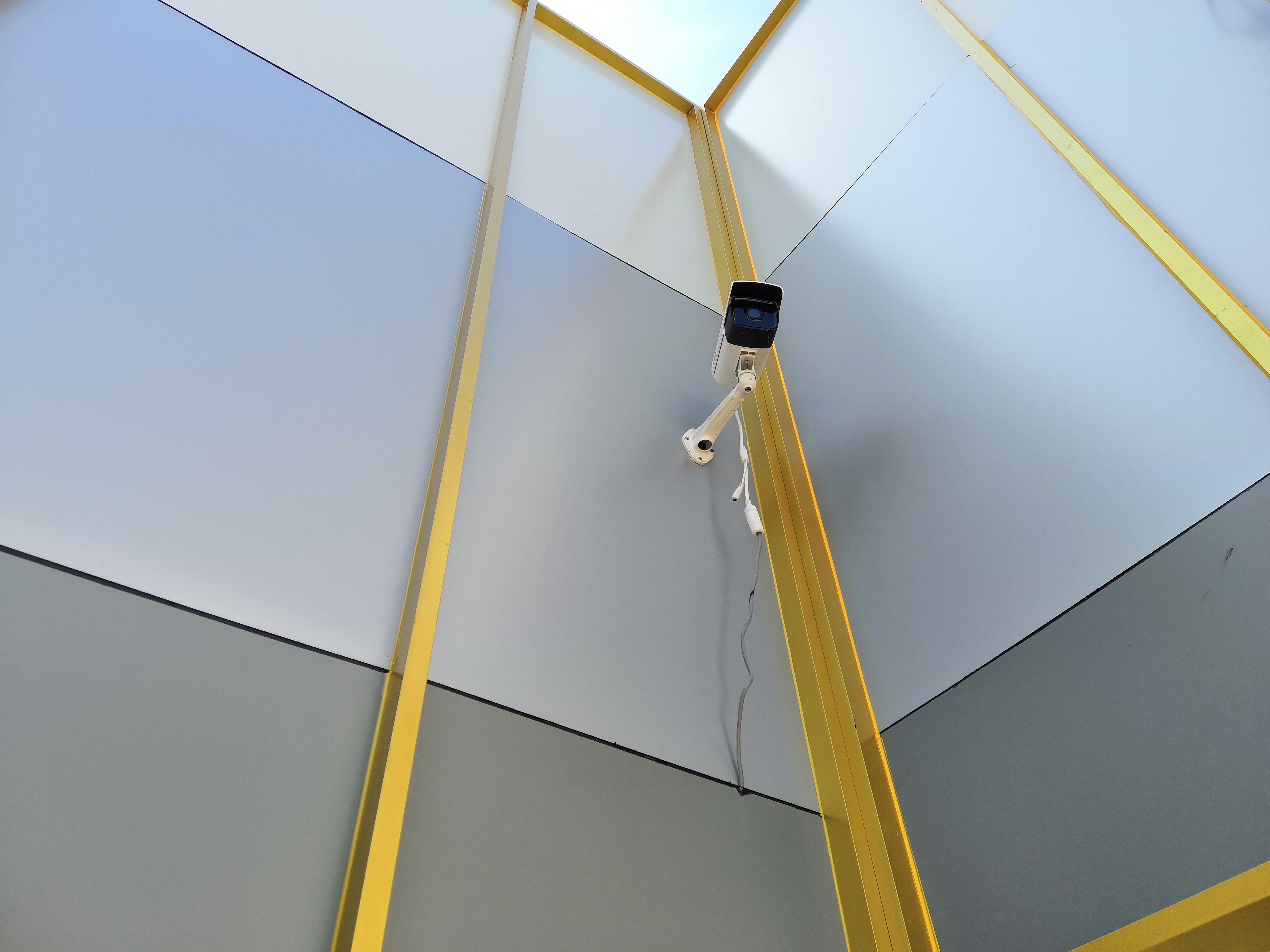 廣龍?chǎng)沃悄芸萍加邢薰荆汗S安裝監(jiān)控服務(wù)